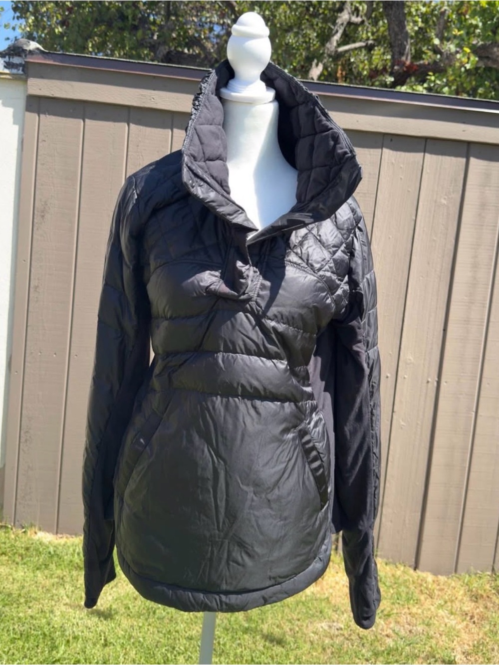 lululemon athletica Black Puffer pullover Jacket